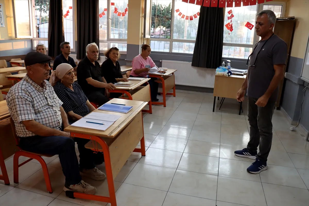 Okuryazar olma hayali kuran çiftin 70’inden sonra eli kalem tuttu Okuryazar olma hayali kuran çiftin 70’inden sonra eli kalem tuttu