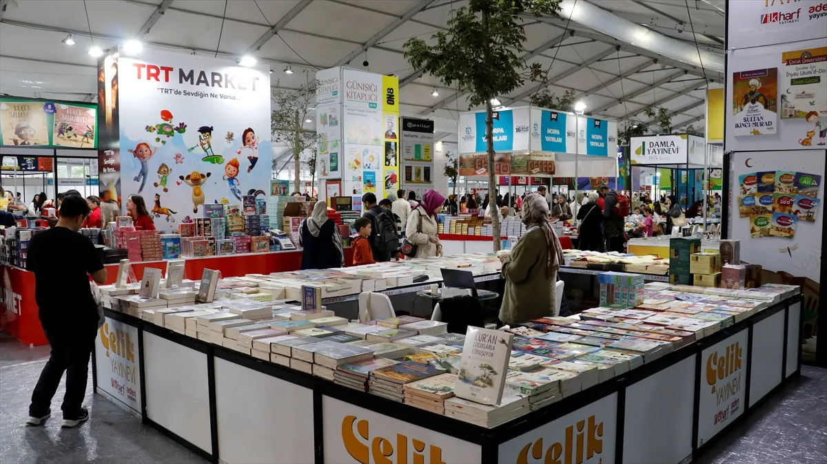 16. Kocaeli Kitap Fuarı kapılarını açtı 16. Kocaeli Kitap Fuarı kapılarını açtı