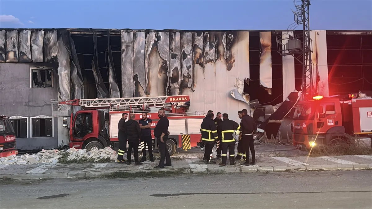 Afyonkarahisar’da mantar fabrikasında çıkan yangın söndürüldü (GÜNCELLEME) Afyonkarahisar’da mantar fabrikasında çıkan yangın söndürüldü (GÜNCELLEME)