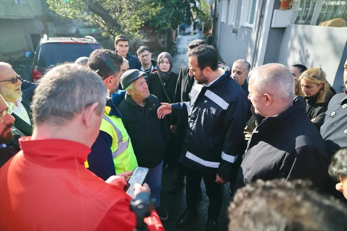 AK Parti İstanbul İl Başkanı Özdemir’den selden etkilenenlere ziyaret