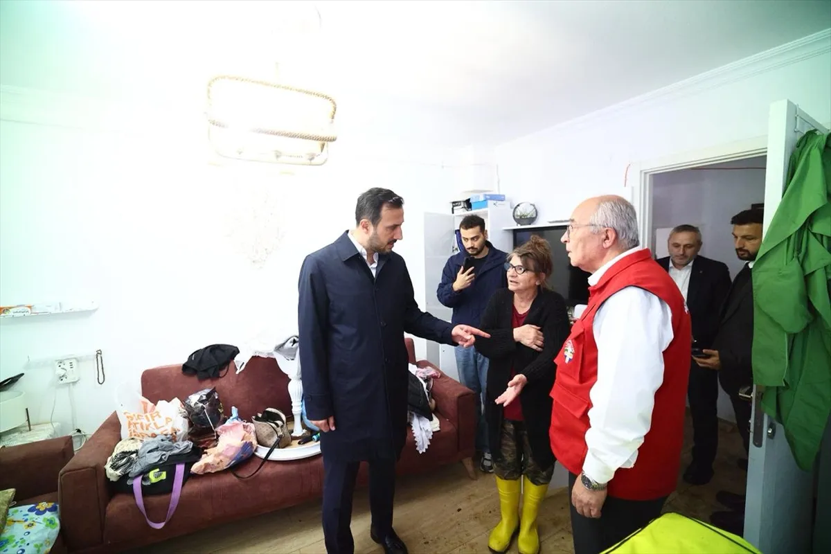 AK Parti İstanbul İl Başkanı Özdemir, Şile’de selden etkilenen vatandaşları ziyaret etti 4. kare