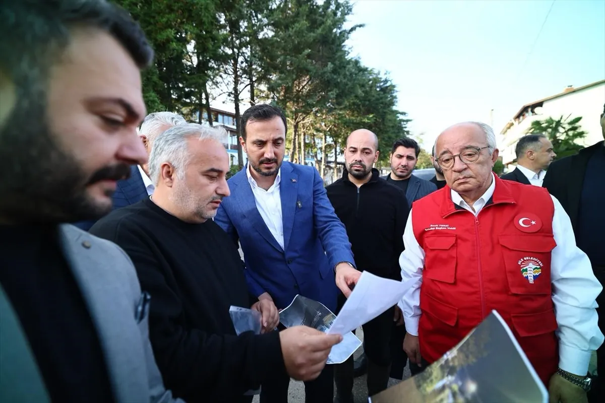 AK Parti İstanbul İl Başkanı Özdemir, Şile’de selden etkilenen vatandaşları ziyaret etti 5. kare