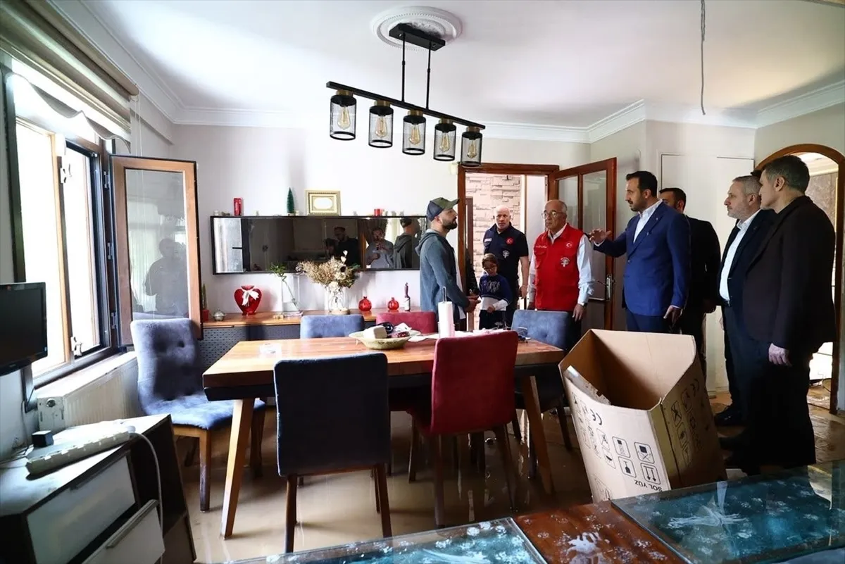 AK Parti İstanbul İl Başkanı Özdemir, Şile’de selden etkilenen vatandaşları ziyaret etti 6. kare