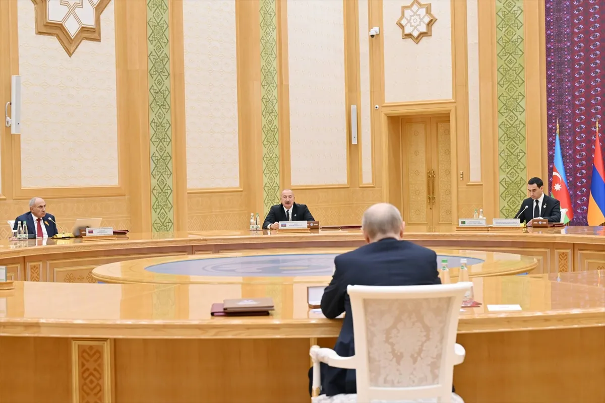 Aliyev, Azerbaycan üzerinden transit taşımacılığın yüzde 10 arttığını bildirdi Aliyev, Azerbaycan üzerinden transit taşımacılığın yüzde 10 arttığını bildirdi