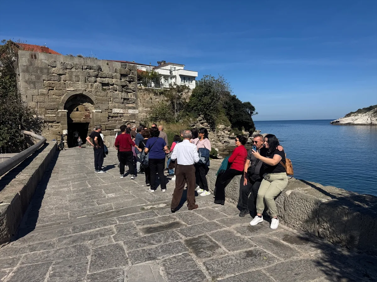 Amasra 9 ayda 1 milyon 300 bini aşkın turist ağırladı Amasra 9 ayda 1 milyon 300 bini aşkın turist ağırladı