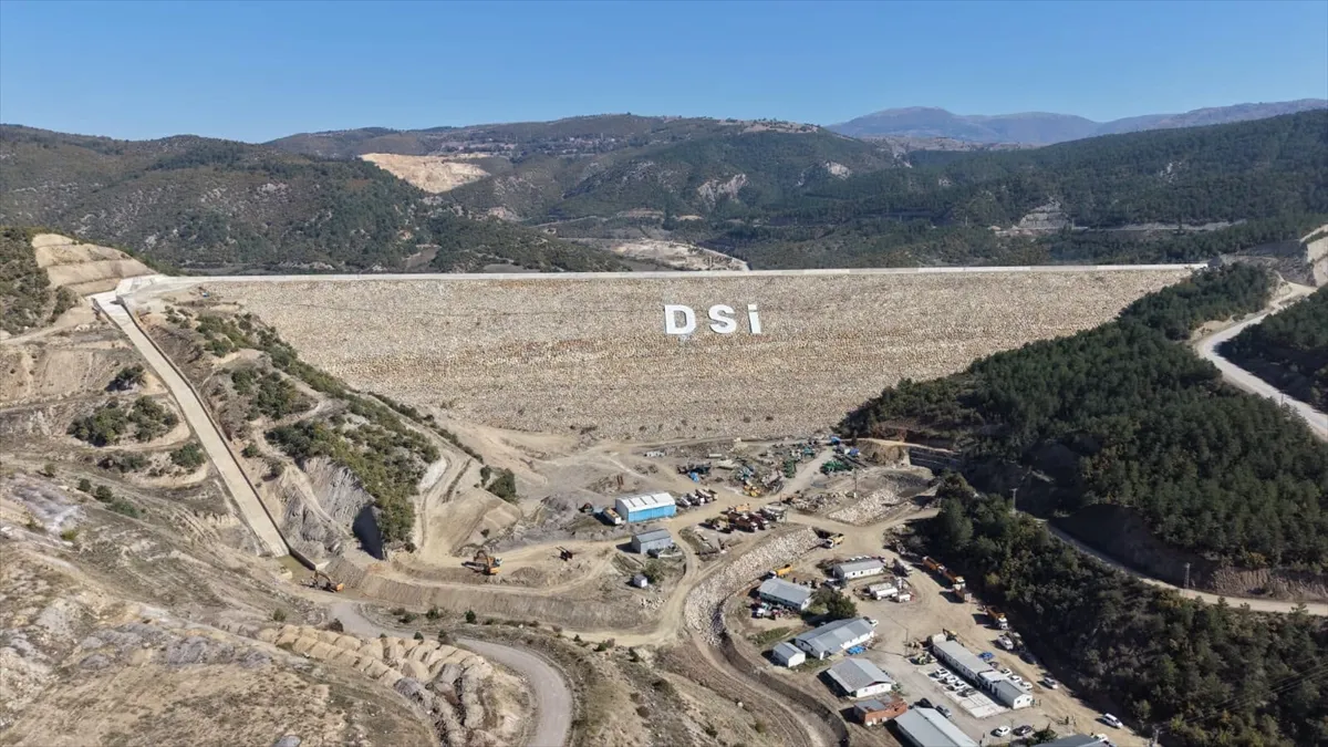 Amasya’daki Aydınca Barajı’nda su tutulmaya başlandı Amasya’daki Aydınca Barajı’nda su tutulmaya başlandı