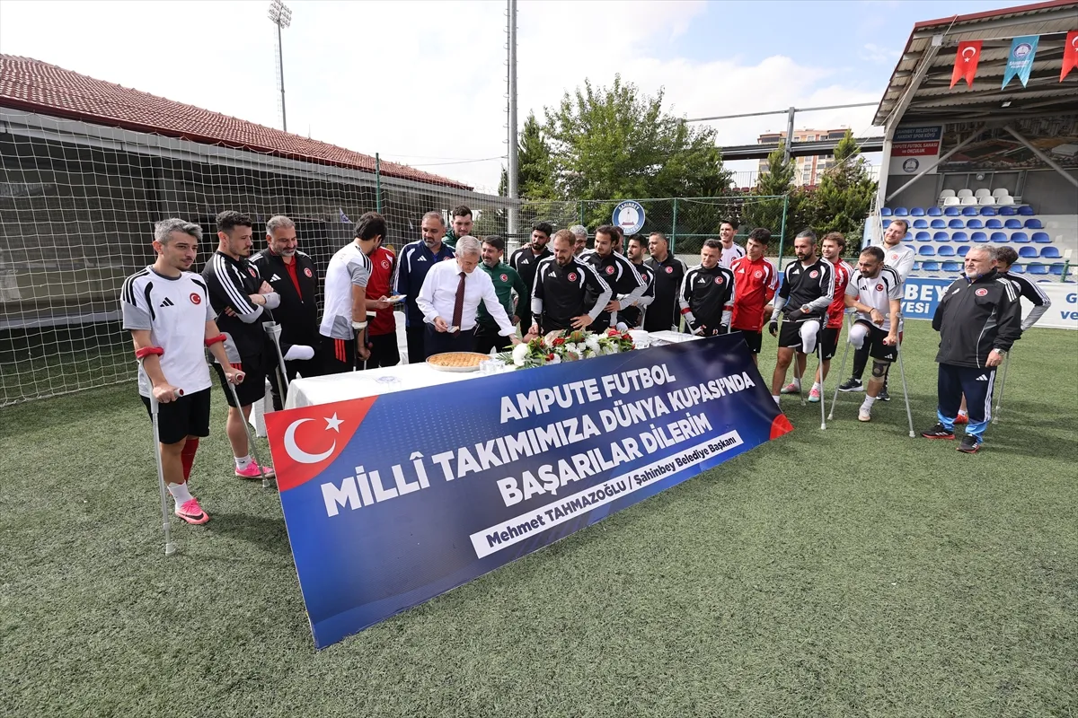 Ampute Milli Takımı’na Gaziantep’te baklava ikramı Ampute Milli Takımı’na Gaziantep’te baklava ikramı