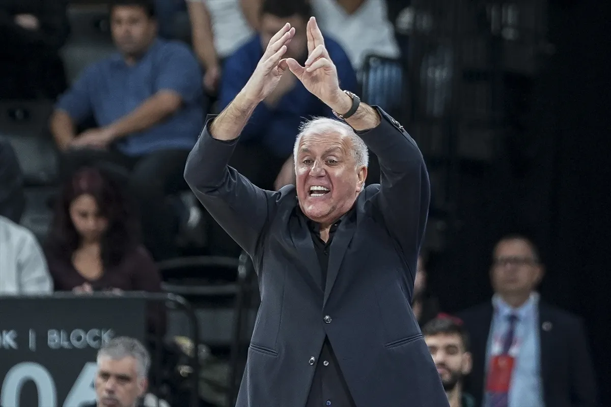 Anadolu Efes - Panathinaikos Maçı Turkcell Gelişim Merkezi’nde 4. kare