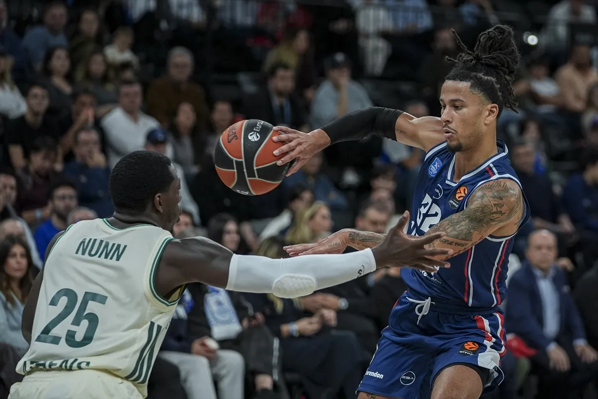 Anadolu Efes - Panathinaikos Maçı Turkcell Gelişim Merkezi’nde 5. kare