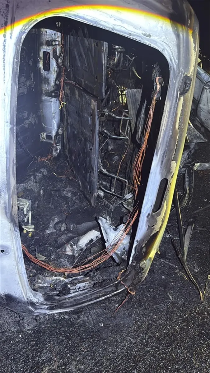 Ankara’da otomobil bariyerlere çarpıp alev aldı: 1 ölü