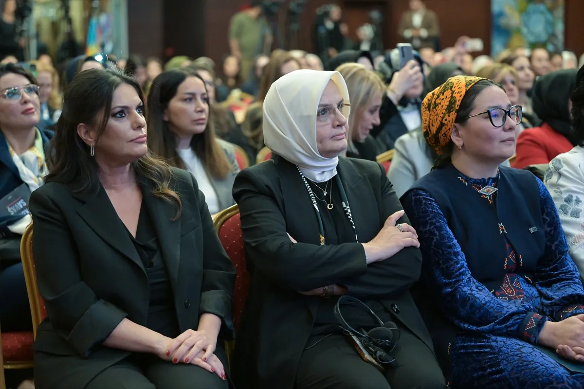 AK Parti Kadın Kollarından ’Siyasette Kadın Olmak’ Paneli 6. kare