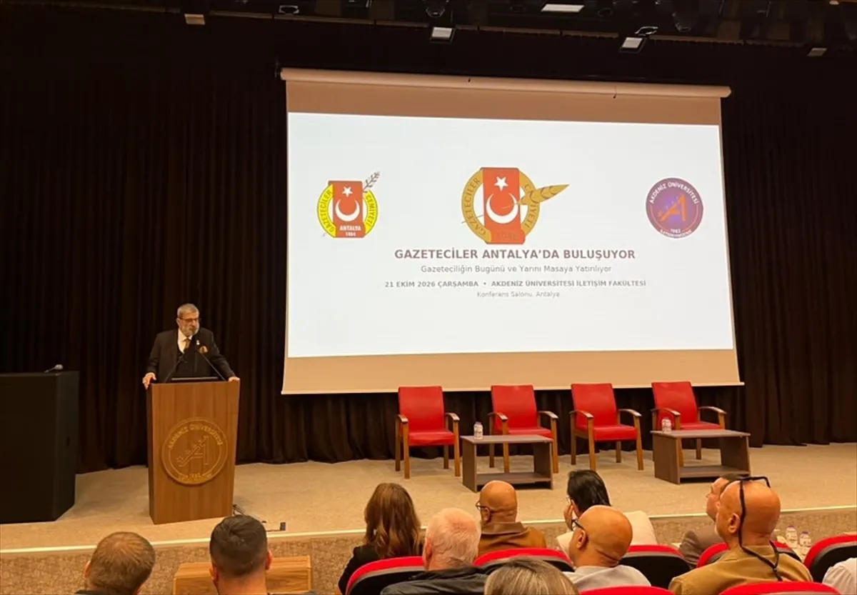 Antalya’da Gazeteciliğin Bugün ve Yarını Masaya Yatırılıyor paneli yapıldı