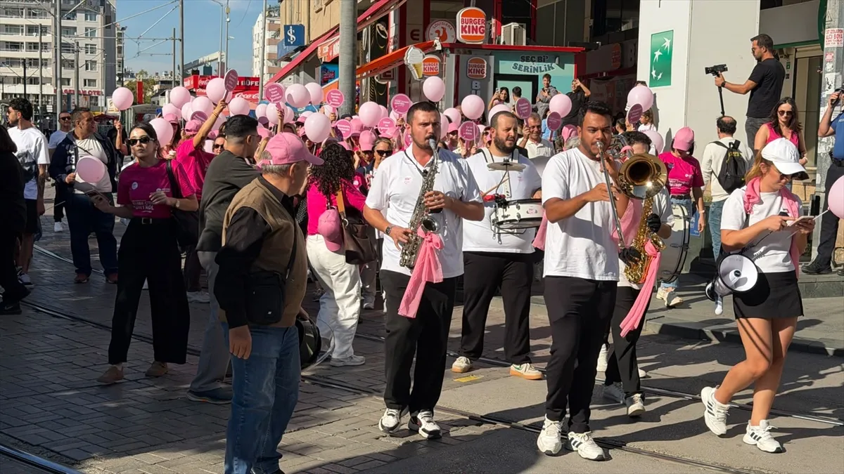 Antalya’da "Meme Kanseri Farkındalık Yürüyüşü" düzenlendi