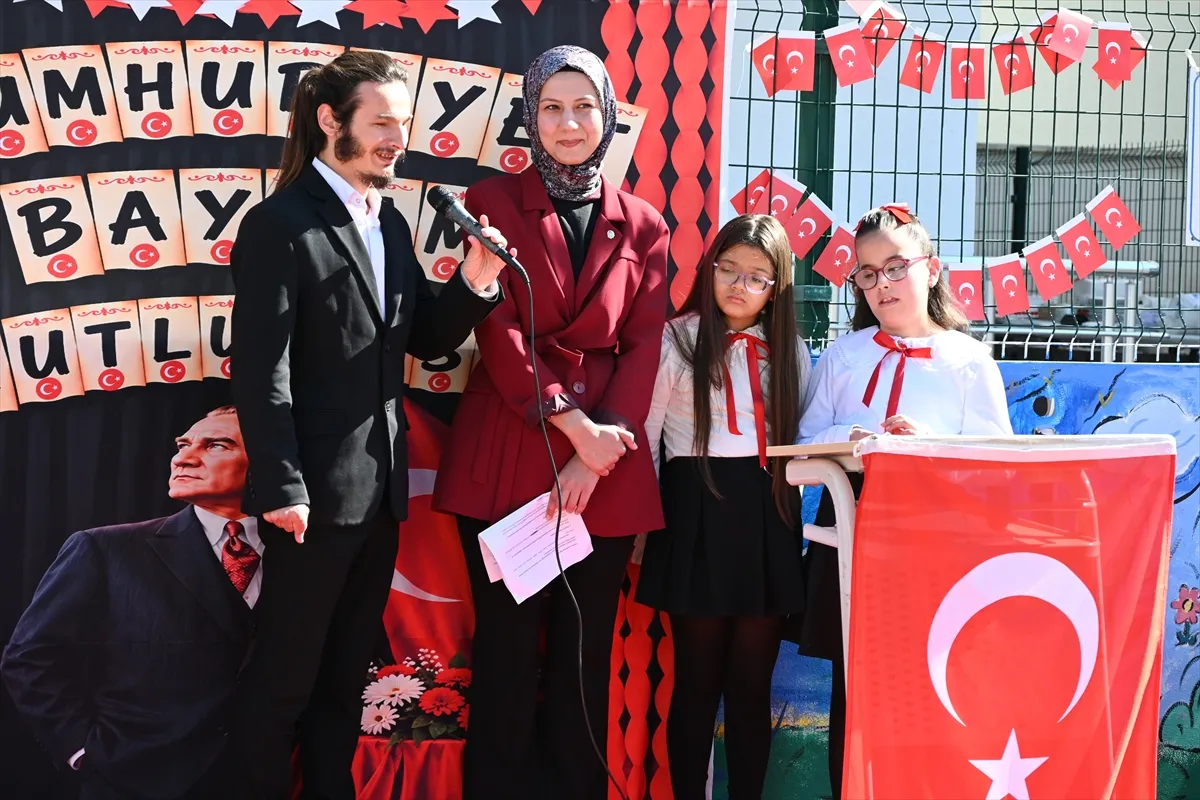 Antalya’da özel eğitim öğrencileri Cumhuriyet Bayramı’nı kutladı Antalya’da özel eğitim öğrencileri Cumhuriyet Bayramı’nı kutladı
