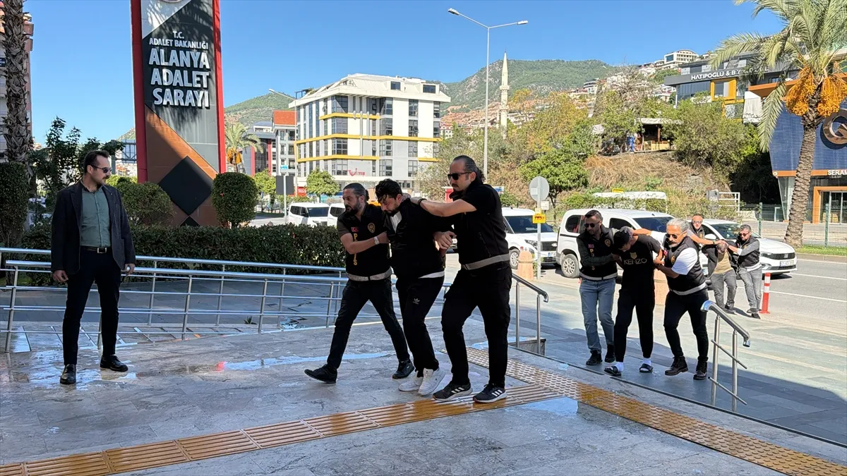 Antalya’da zorla senet imzalatıldığı iddiasına ilişkin 8 şüpheli gözaltına alındı