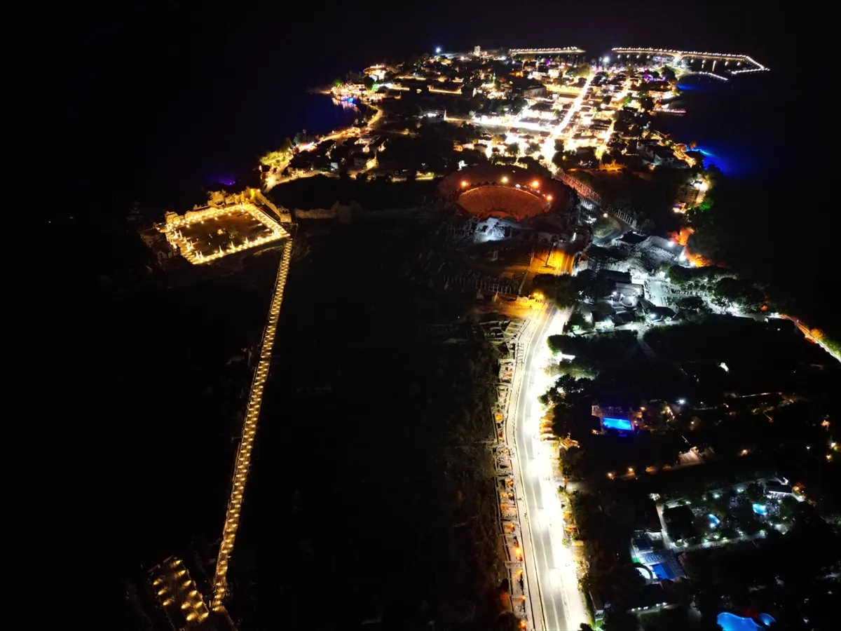 Antalya’nın antik mirası gece müzeciliğiyle aydınlandı 4. kare