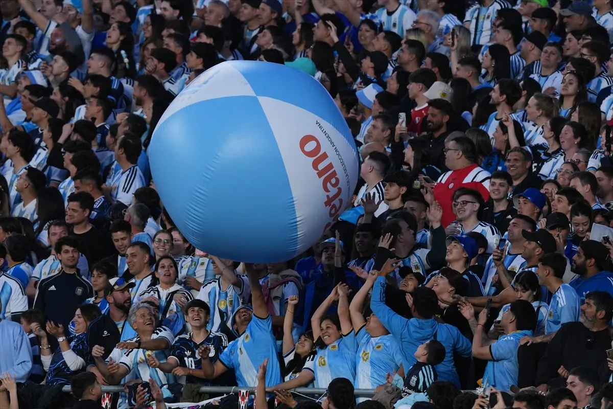 Arjantinli yıldız futbolcu Messi, milli takım kariyerini noktaladı