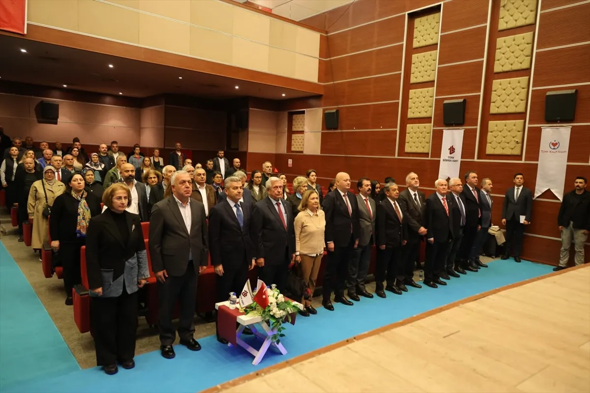 Artvin’de kardiyorenal sendrom konulu konferans düzenlendi Artvin’de kardiyorenal sendrom konulu konferans düzenlendi