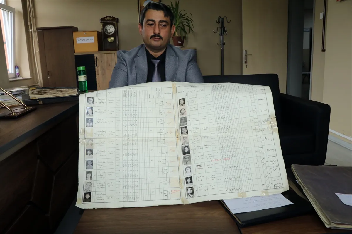 ASIRLIK MEKTEPLER - Çankırı’nın köklü eğitim kurumu, 102 yıldır Cumhuriyet adını yaşatıyor