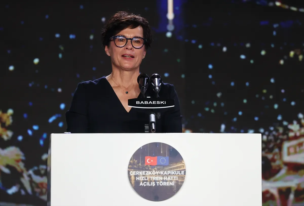 Avrupa Komisyonu Genişlemeden Sorumlu Komiseri Kos Kırklareli’nde hızlı tren hattı açılışında konuştu Avrupa Komisyonu Genişlemeden Sorumlu Komiseri Kos Kırklareli’nde hızlı tren hattı açılışında konuştu
