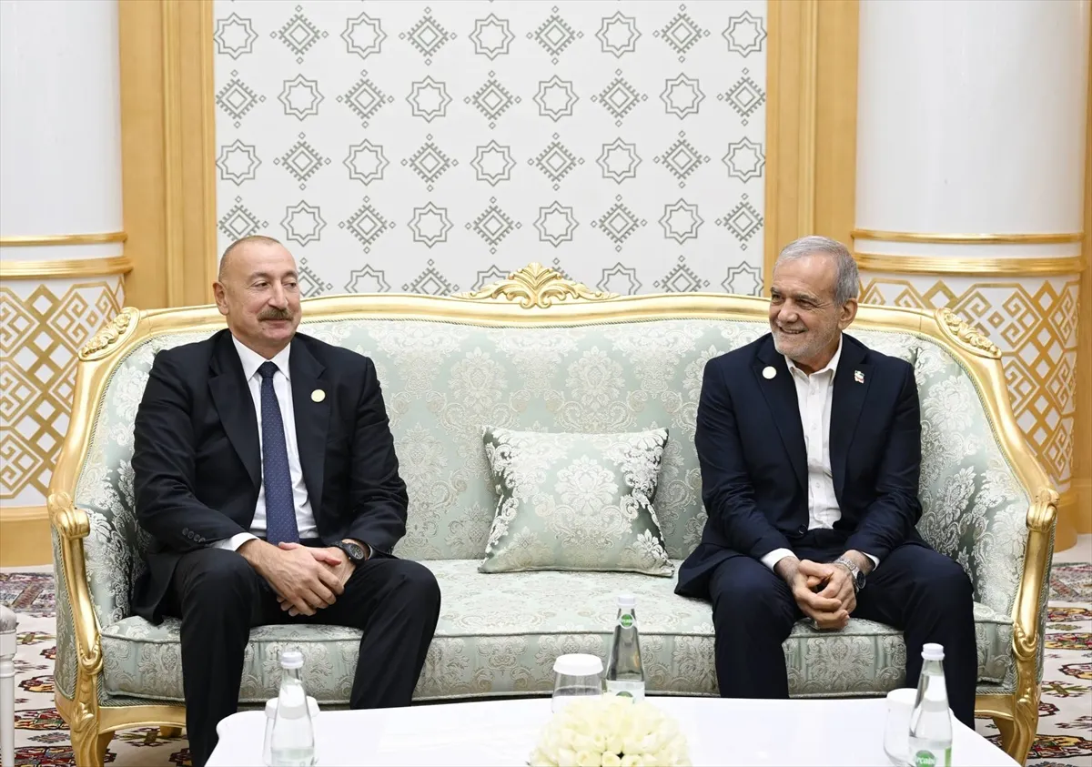 Azerbaycan Cumhurbaşkanı Aliyev, İran Cumhurbaşkanı Pezeşkiyan ile Türkmenistan’da görüştü Azerbaycan Cumhurbaşkanı Aliyev, İran Cumhurbaşkanı Pezeşkiyan ile Türkmenistan’da görüştü