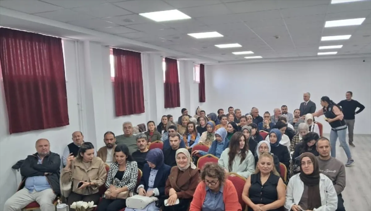 Bahşılı’da öğretmenlere bağımlılıkla mücadele semineri verildi Bahşılı’da öğretmenlere bağımlılıkla mücadele semineri verildi