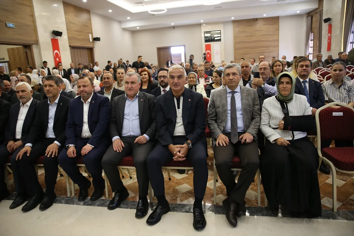 Bakan Bak: Türkiye’de 650 gençlik merkezi bulunuyor Bakan Bak: Türkiye’de 650 gençlik merkezi bulunuyor