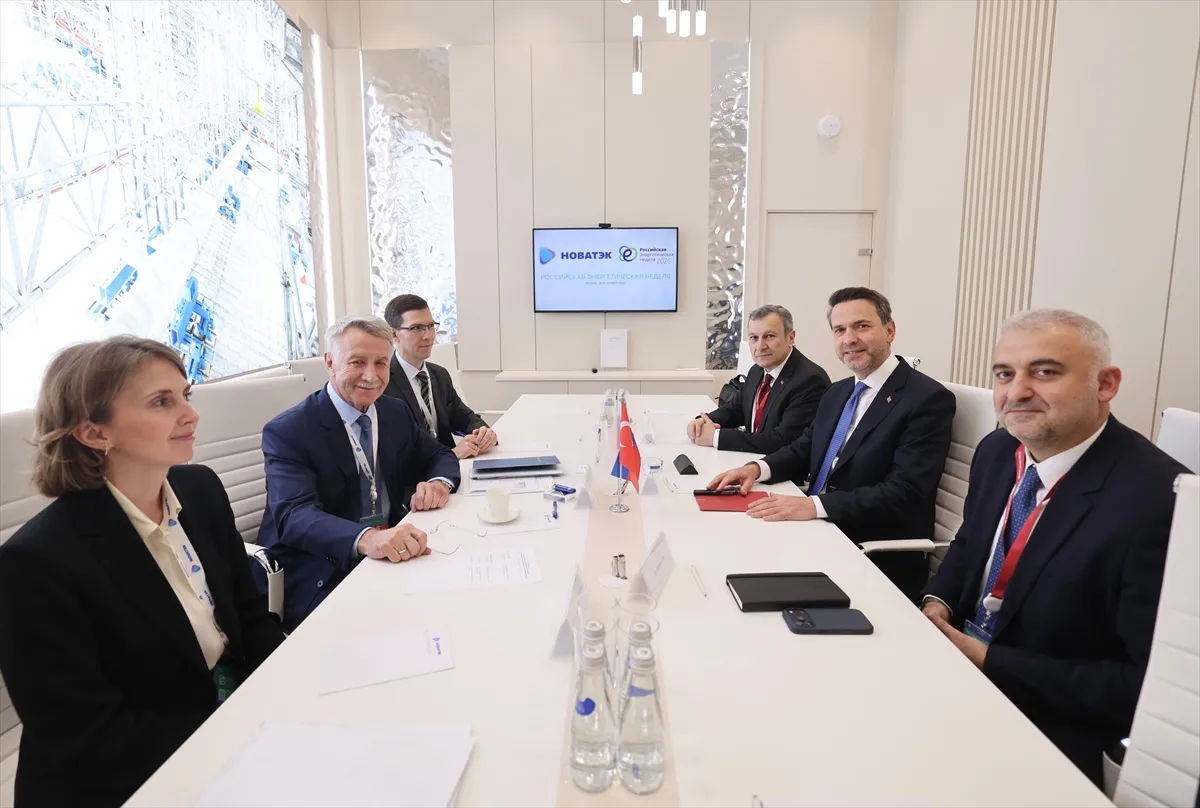 Bakan Bayraktar, Moskova’da Rus enerji yetkilileriyle görüştü 2. kare