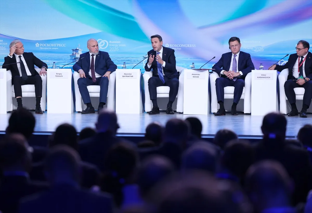 Bakan Bayraktar, Moskova’da Rus enerji yetkilileriyle görüştü 3. kare