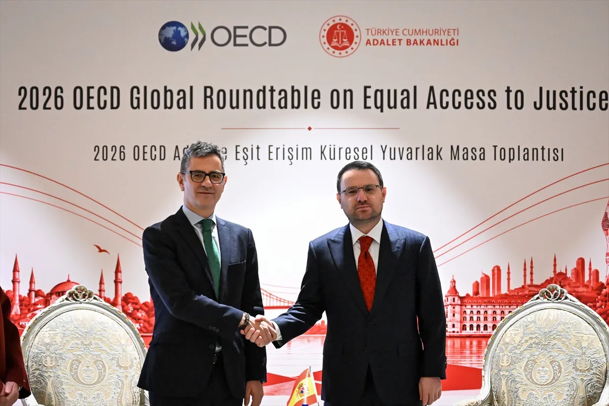 Bakan Gürlek İstanbul’daki OECD Toplantısı kapsamında 4 ülkeden mevkidaşıyla görüştü 2. kare