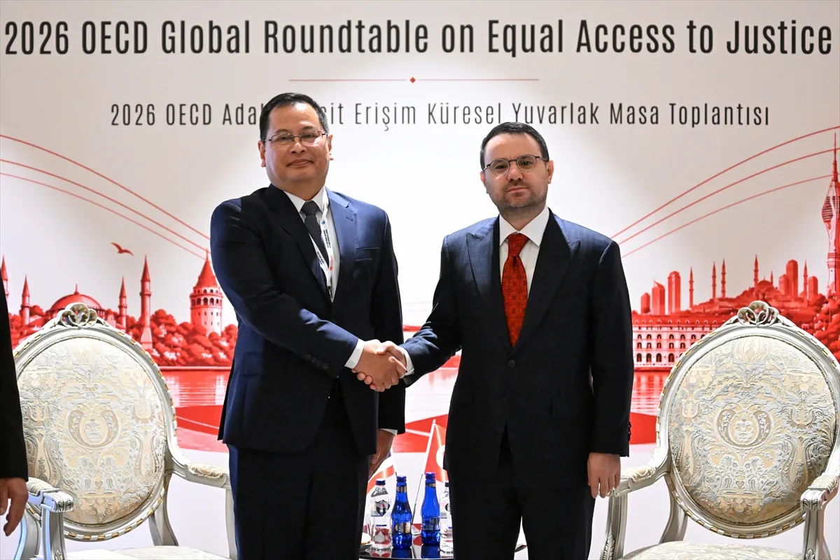 Bakan Gürlek İstanbul’daki OECD Toplantısı kapsamında 4 ülkeden mevkidaşıyla görüştü 4. kare