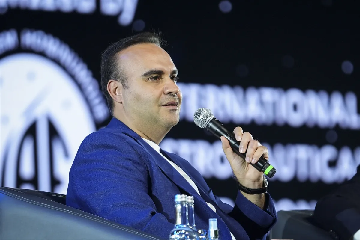 Bakan Kacır, Gelecek Burada Başlıyor: Teknoloji, Uzay ve Yeni Nesil panelinde konuştu