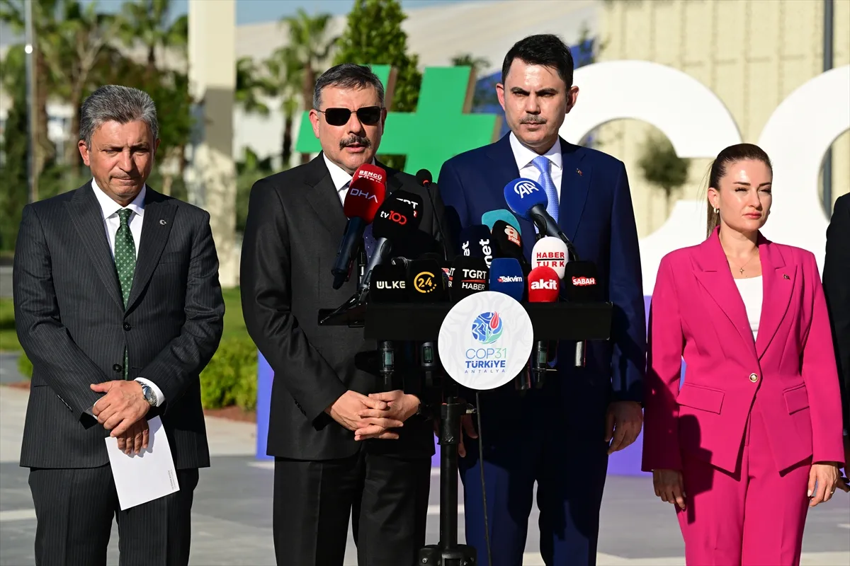 Bakan Kurum, Antalya’da COP31 alanında incelemelerde bulundu