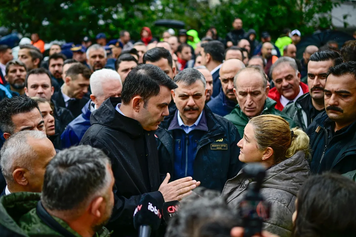Bakan Kurum ve Bakan Çiftçi, Sarıyer’de incelemelerde bulundu Bakan Kurum ve Bakan Çiftçi, Sarıyer’de incelemelerde bulundu