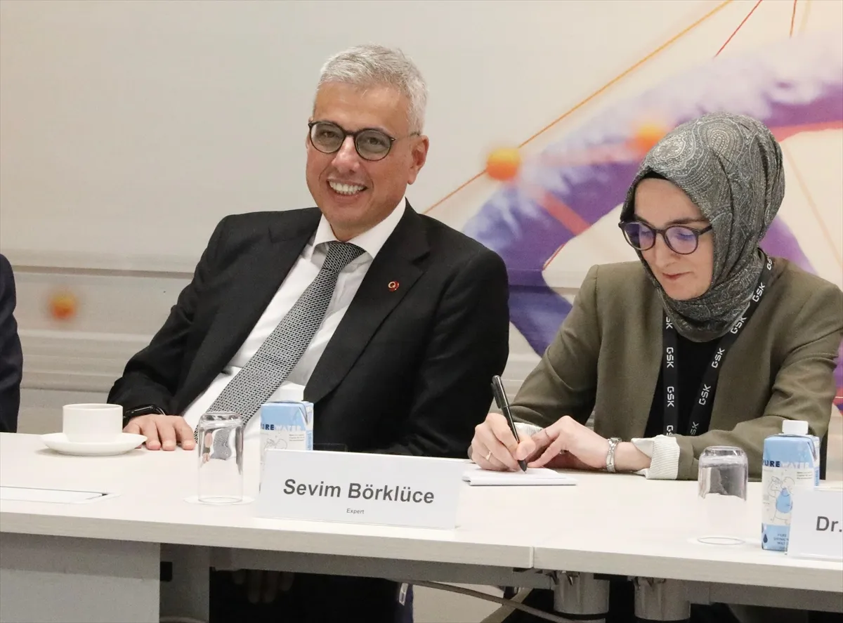 Bakan Memişoğlu, Singapur’da ikili görüşmeler yaptı Bakan Memişoğlu, Singapur’da ikili görüşmeler yaptı
