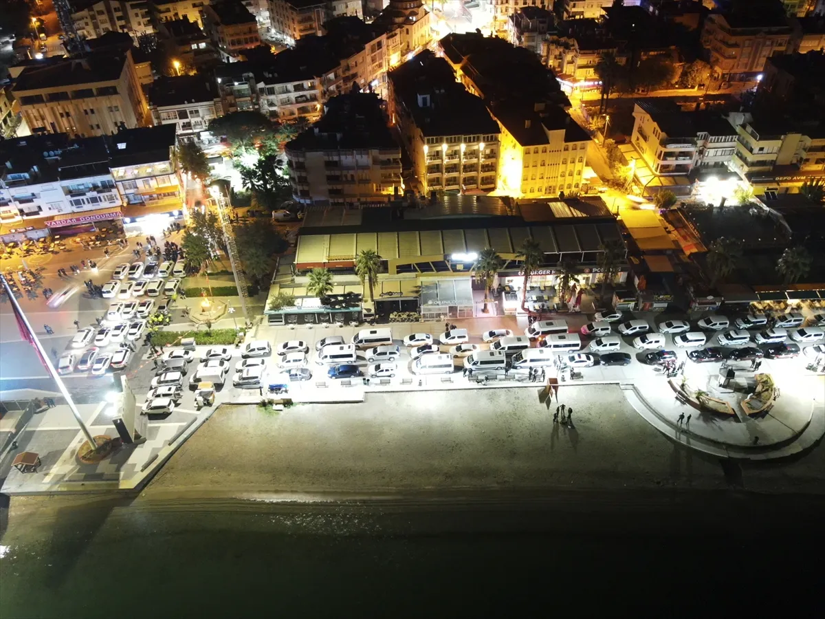 Balıkesir’de 371 polisle düzenlenen operasyonda 20 zanlı yakalandı Balıkesir’de 371 polisle düzenlenen operasyonda 20 zanlı yakalandı