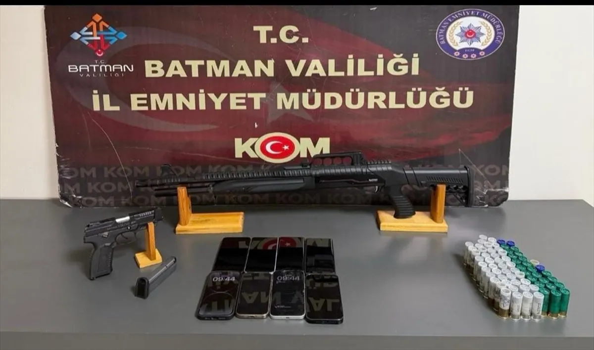 Batman’da iş yerine silahlı saldırıya ilişkin 2 şüpheli tutuklandı Batman’da iş yerine silahlı saldırıya ilişkin 2 şüpheli tutuklandı