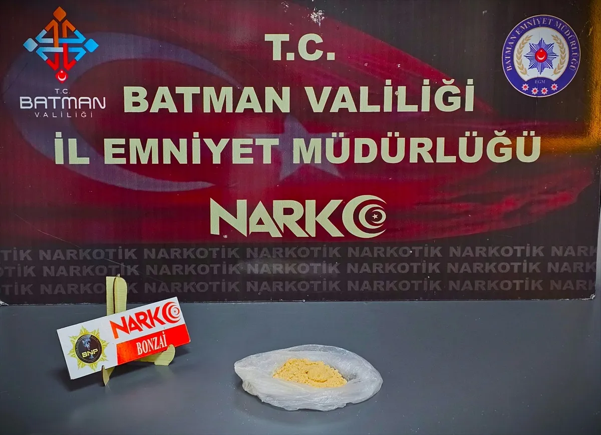 Batman’da üzerlerinde uyuşturucu bulunan 2 zanlı tutuklandı