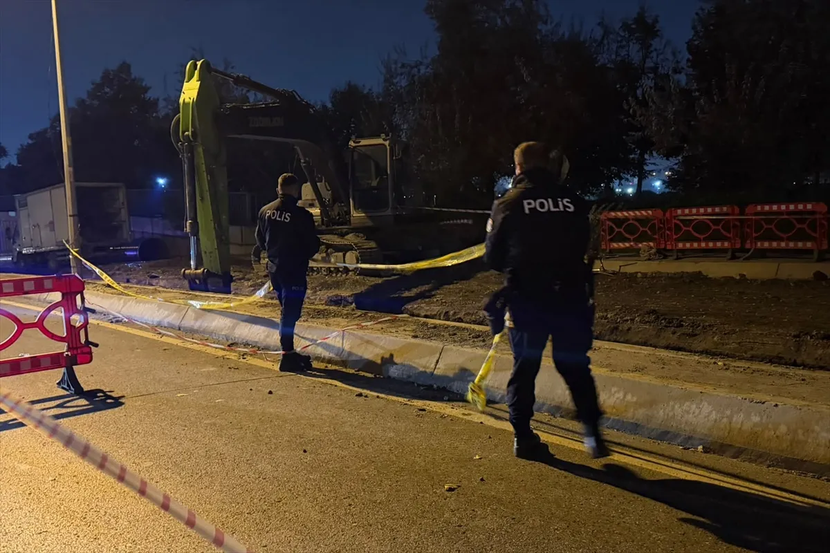 Bayrampaşa’da İSKİ’nin kazı çalışması sırasında toprak altında kalan işçi hayatını kaybetti