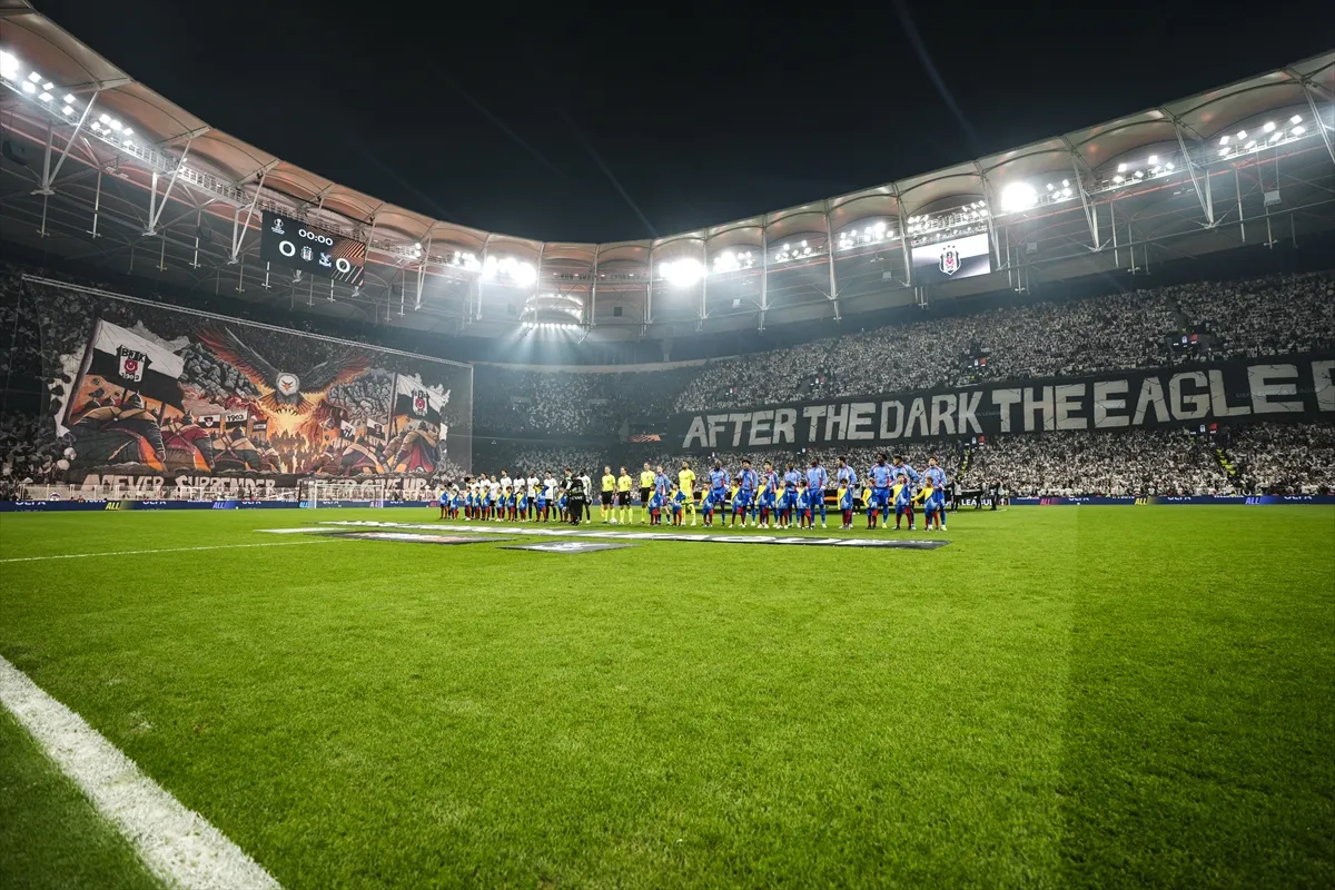 Beşiktaş - Crystal Palace maçı Tüpraş Stadı’nda oynanıyor 2. kare