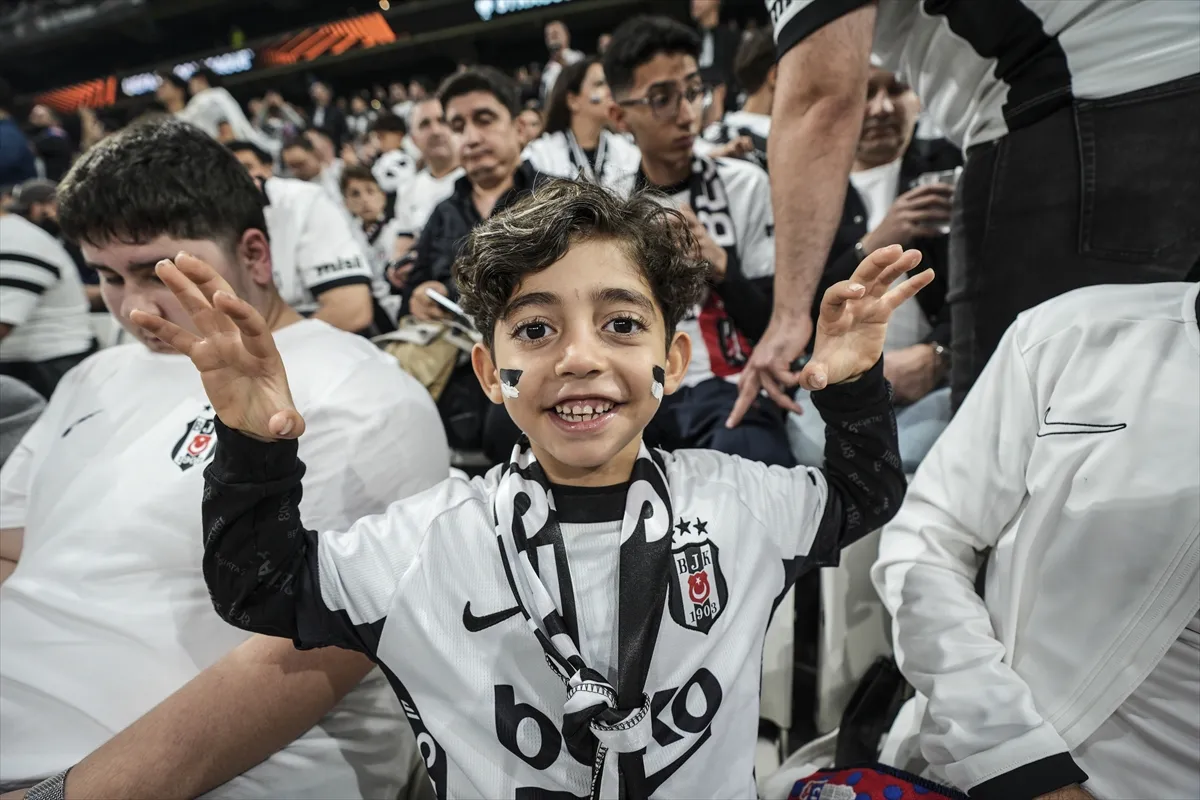 Beşiktaş - Crystal Palace maçı Tüpraş Stadı’nda oynanıyor 4. kare