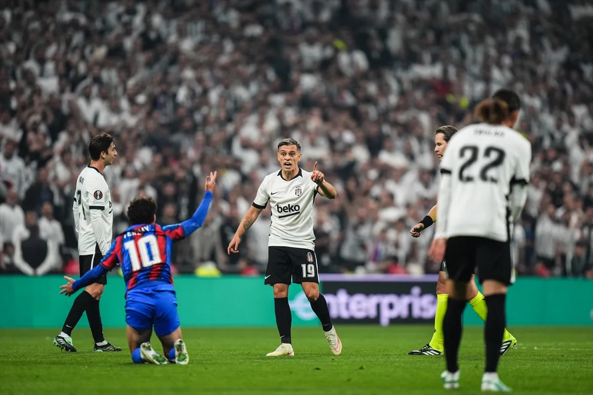 Beşiktaş - Crystal Palace maçı Tüpraş Stadı’nda oynandı 5. kare