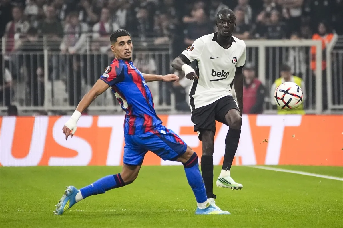 Beşiktaş - Crystal Palace Tüpraş Stadı’nda Oynandı 2. kare