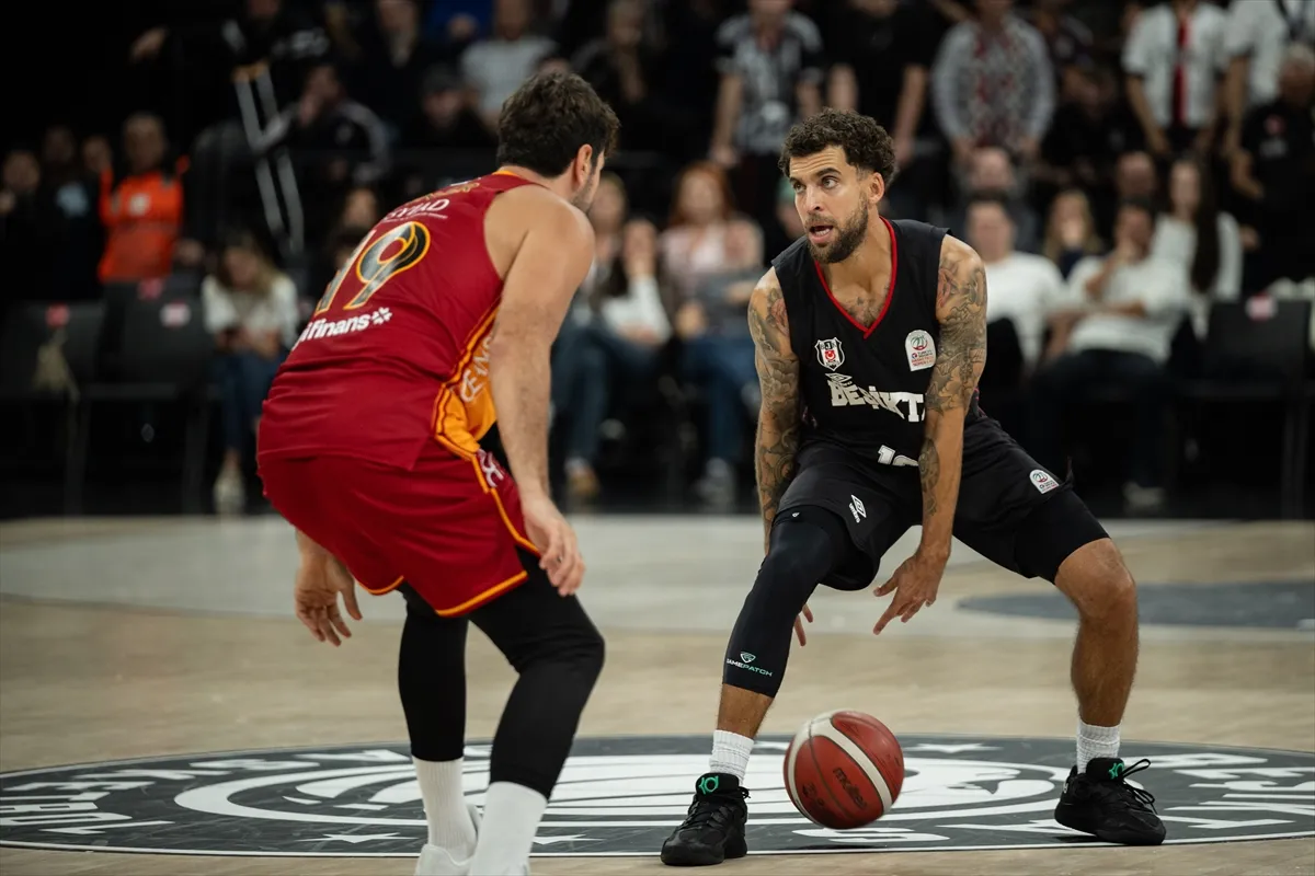 Beşiktaş - Galatasaray MCT Technic maçı Basketbol Süper Ligi’nde 3. kare