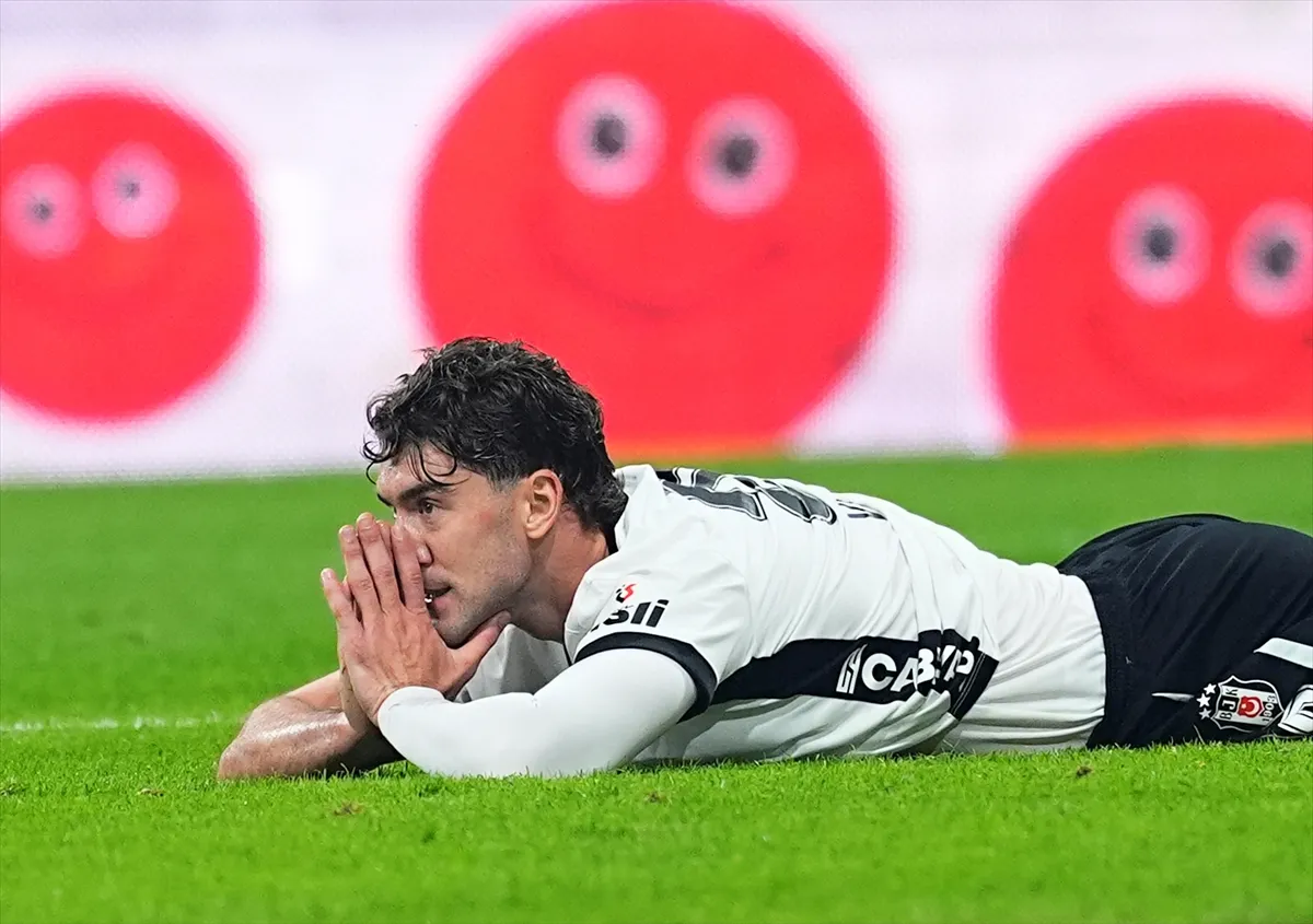 Beşiktaş ile Kocaelispor Tüpraş Stadı’nda karşı karşıya geldi