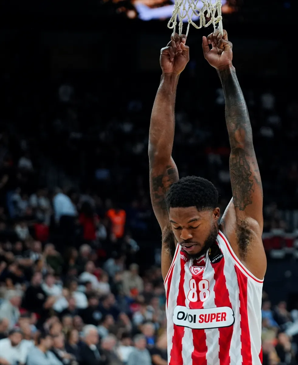 Beşiktaş - Olympiakos maçı Basketbol Avrupa Ligi’nde oynandı 2. kare