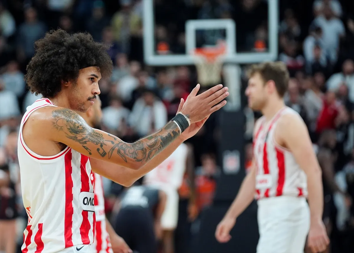 Beşiktaş - Olympiakos maçı Basketbol Avrupa Ligi’nde oynandı 3. kare