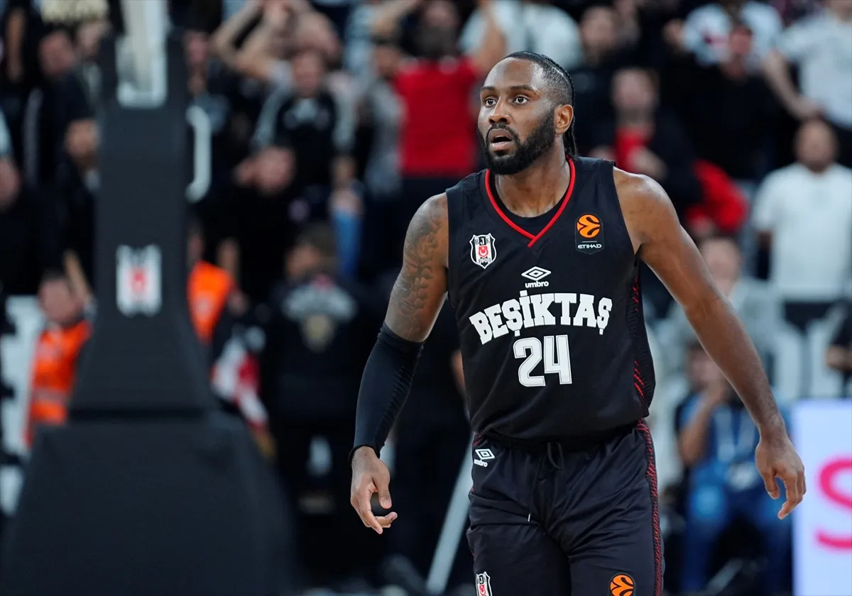 Beşiktaş - Olympiakos maçı Basketbol Avrupa Ligi’nde oynandı 5. kare