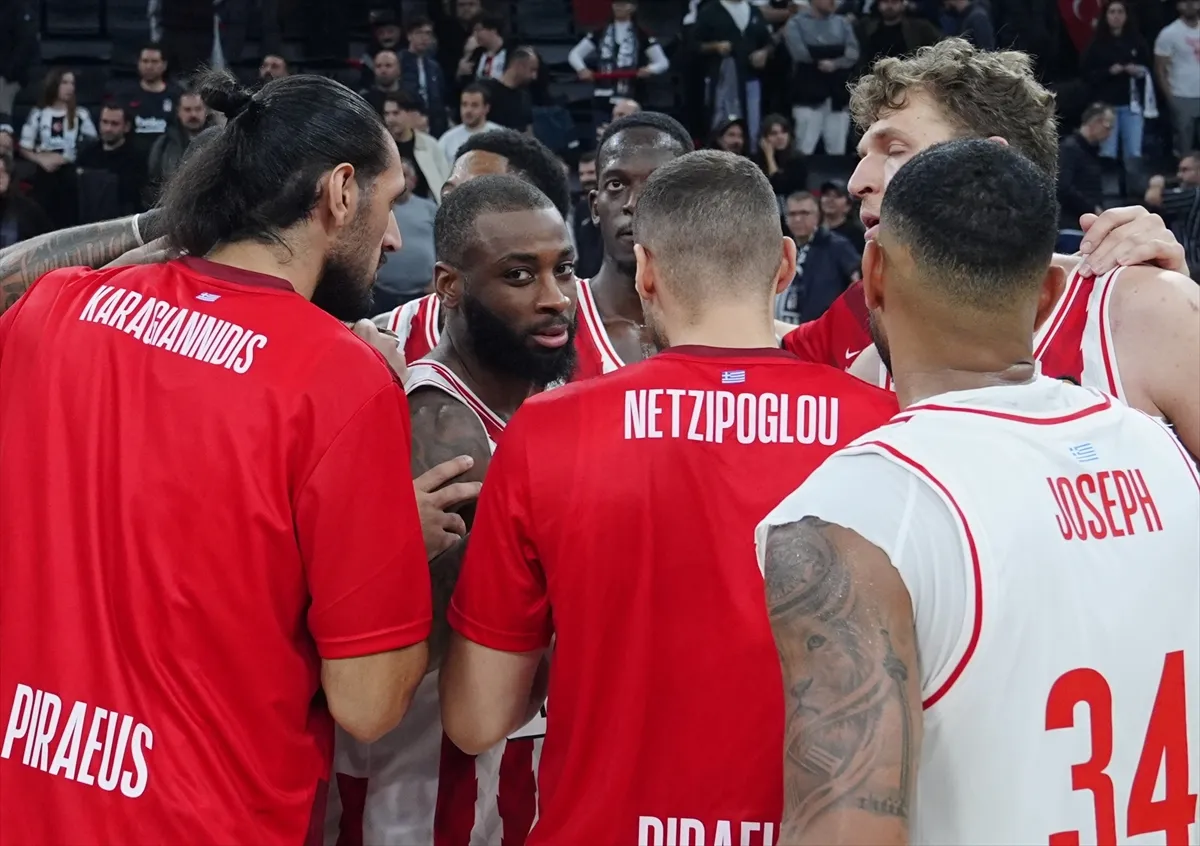 Beşiktaş - Olympiakos maçı Basketbol Avrupa Ligi’nde oynandı 6. kare