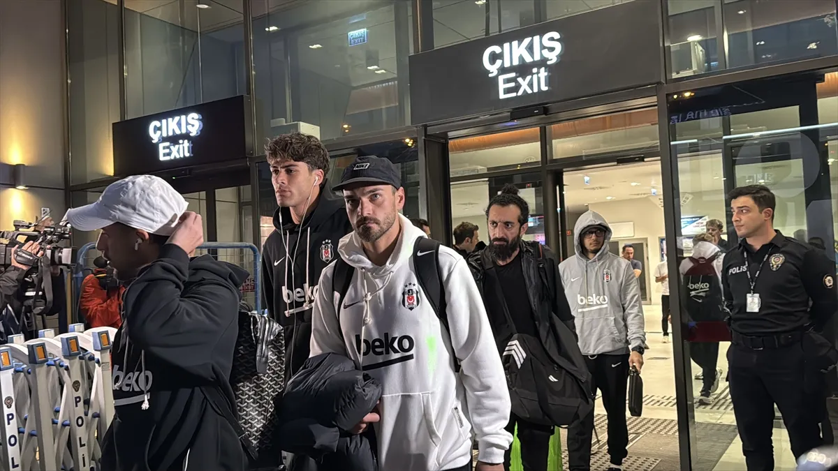 Beşiktaş, Trabzonspor maçı için Trabzon’a geldi Beşiktaş, Trabzonspor maçı için Trabzon’a geldi